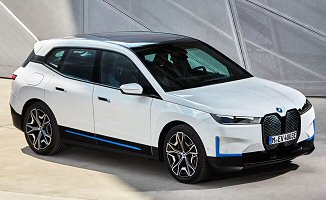 BMW iX xDrive40 76.6kWh 326KM
